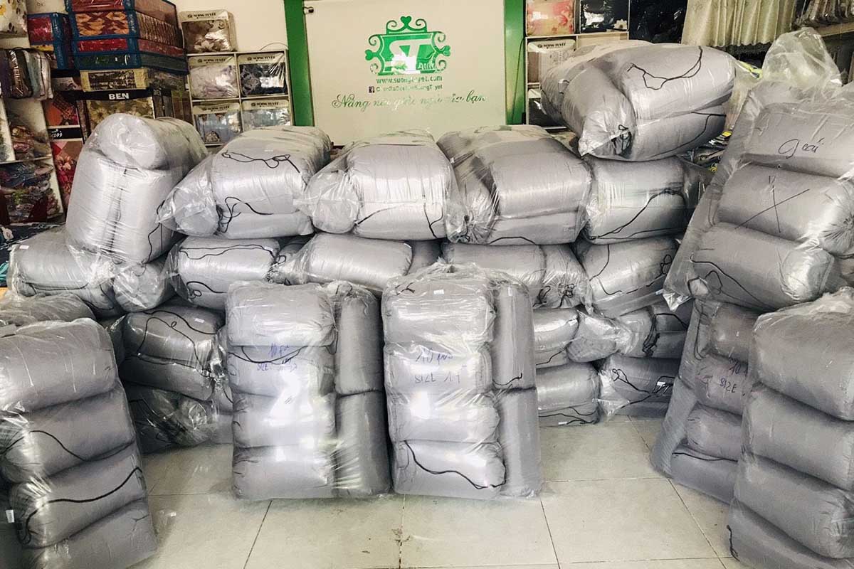 Bên cạnh chăn ga thì Sương Tuyết còn có túi ngủ.
