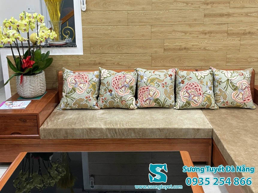 Nệm ghế được may dây kéo bo viền chắc chắn, dễ tháo rời vệ sinh.