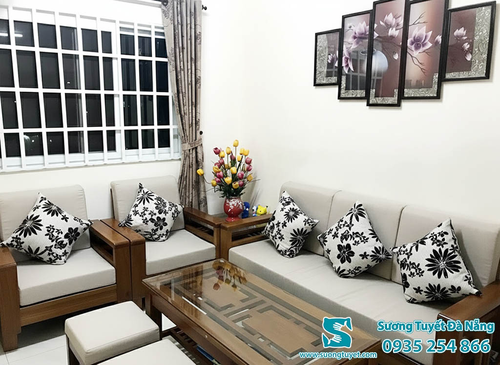 H&igrave;nh ảnh bộ đệm l&oacute;t ghế m&agrave;u ghi kết hợp gối hoa văn đẹp mắt.