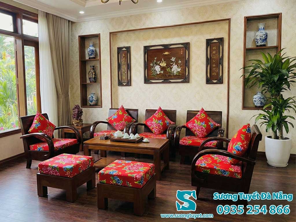 Nệm ghế, gối tựa vải con c&ocirc;ng ho&agrave;i niệm, đẹp mắt.