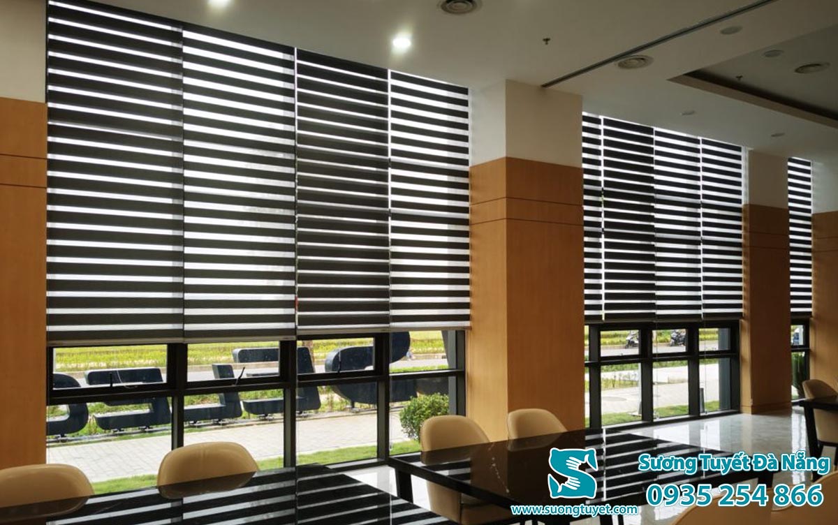 Màn sáo cầu vồng có thể lắp nhiều bộ liên tiếp trong cùng một khung cửa.