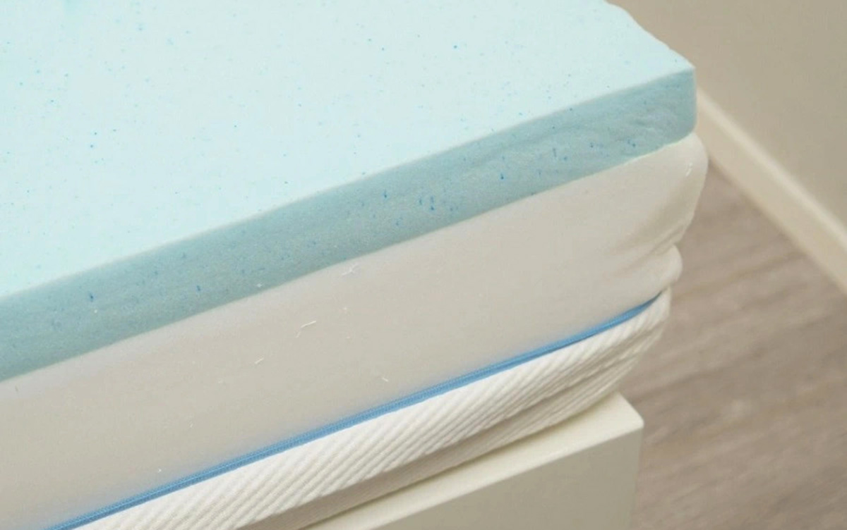 Bên trong chiếc nệm foam thông thường là nhiều tầng nệm ép chặt.