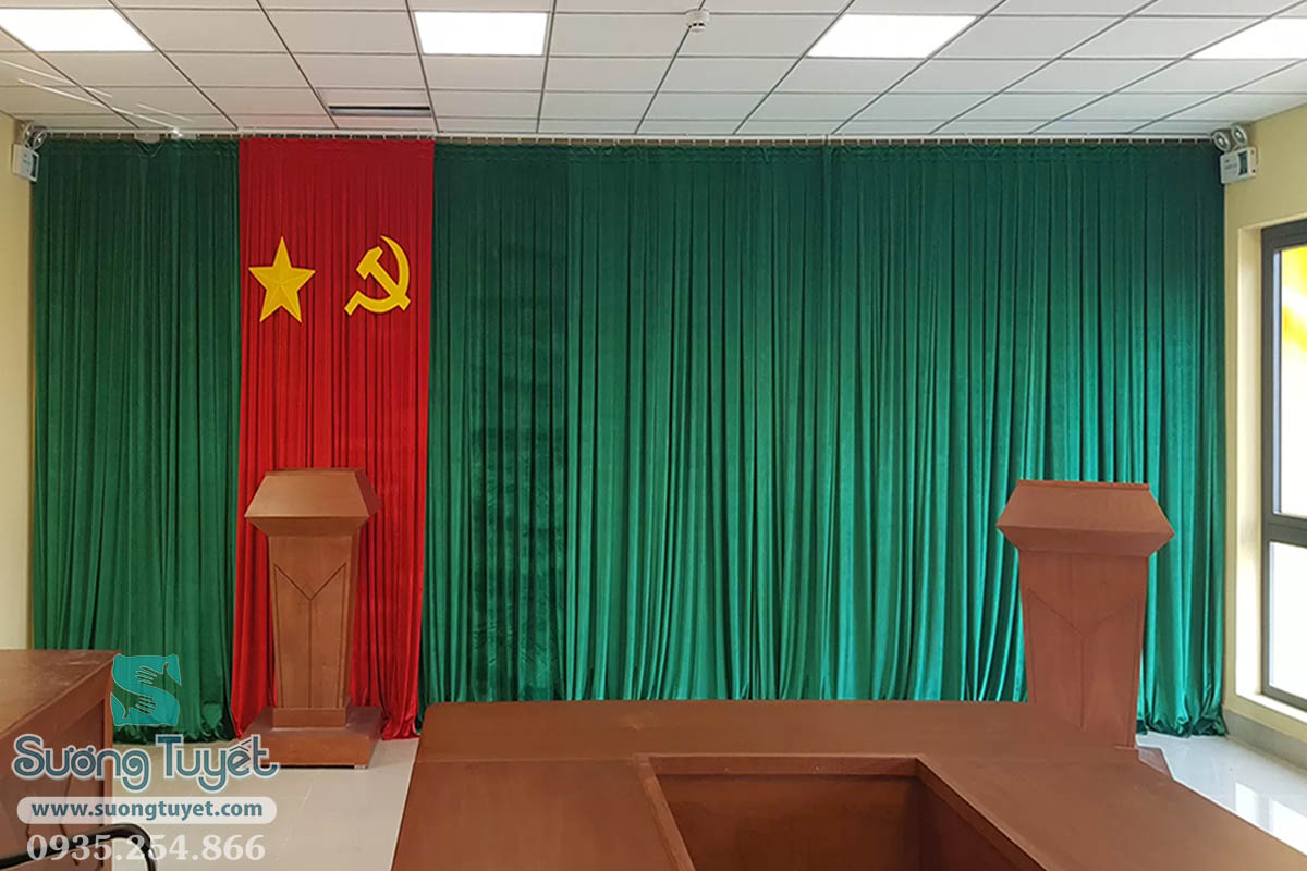 Cận cảnh một bộ rèm hội trường mới nhất mà Sương Tuyết lắp đặt.
