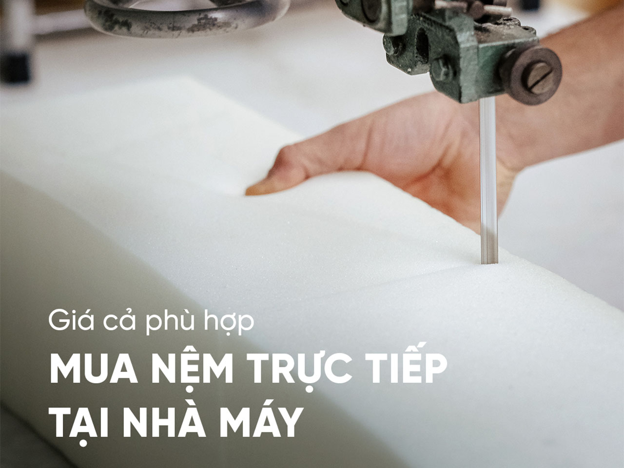 Lớp memory foam mô phỏng cao su tạo ra sự đàn hồi êm ái.