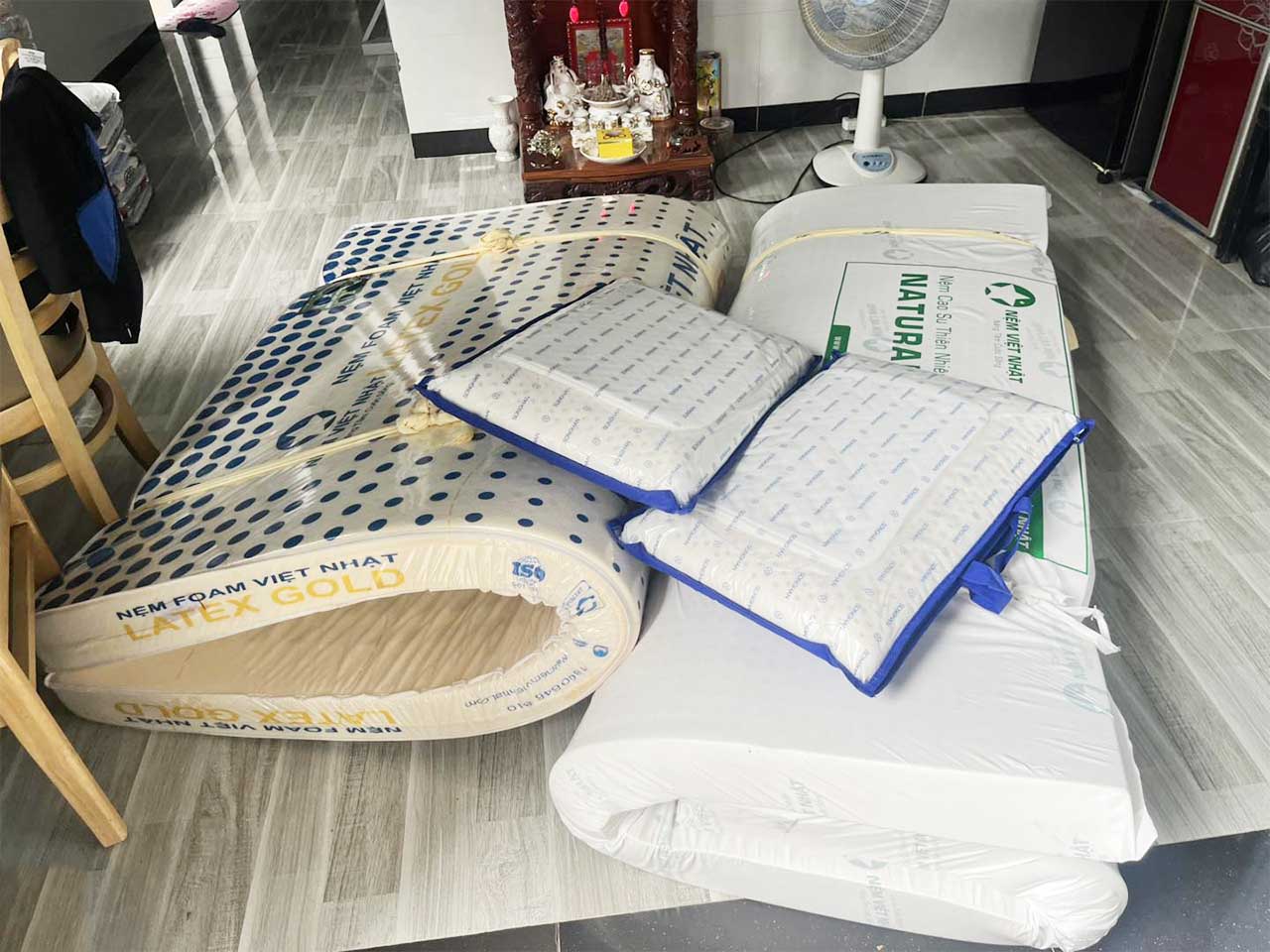 Khách chốt đơn đầu năm 2026 với 2 tấm nệm latex.