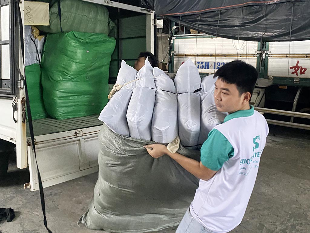 Đơn hàng 400 gối giao cho bệnh viện Huế.