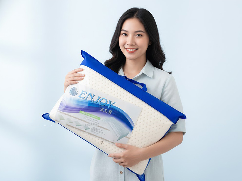 Cận cảnh gối cao su thiên nhiên Enjoy.