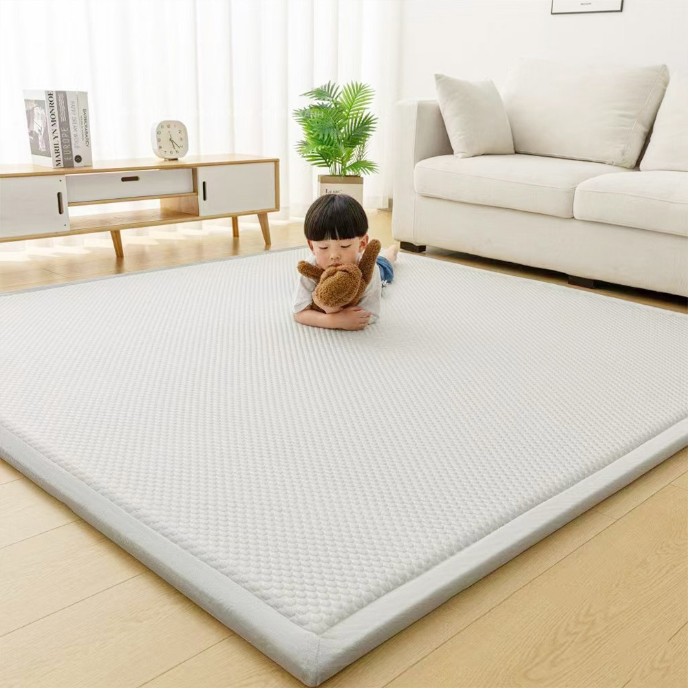 Thảm chiếu băng lạnh rất hợp với trẻ nhỏ và người già.
