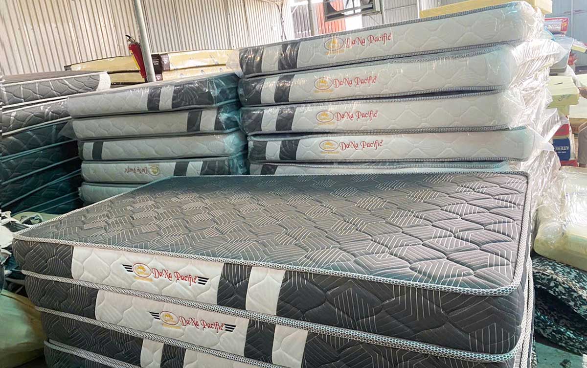 Nệm Dana Pacific có nhiều mẫu và màu sắc đa dạng.