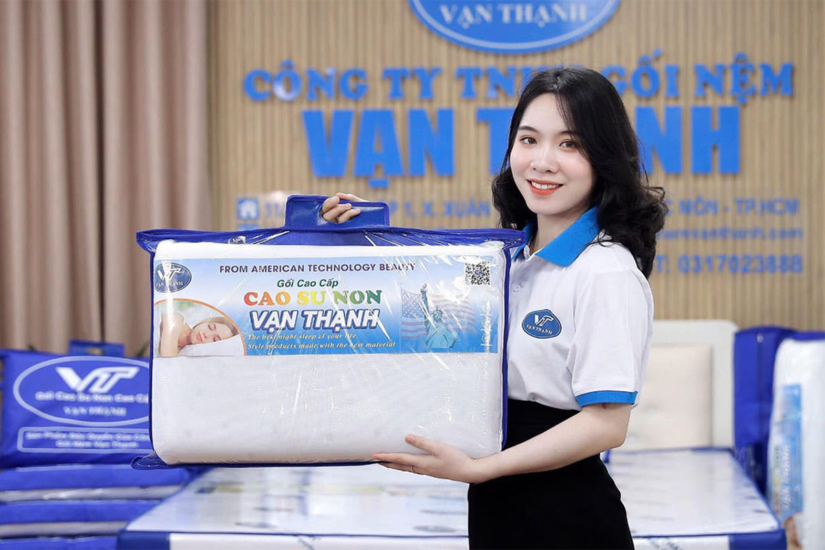 Gối Vạn Thạnh có thiết kế đẹp mắt.