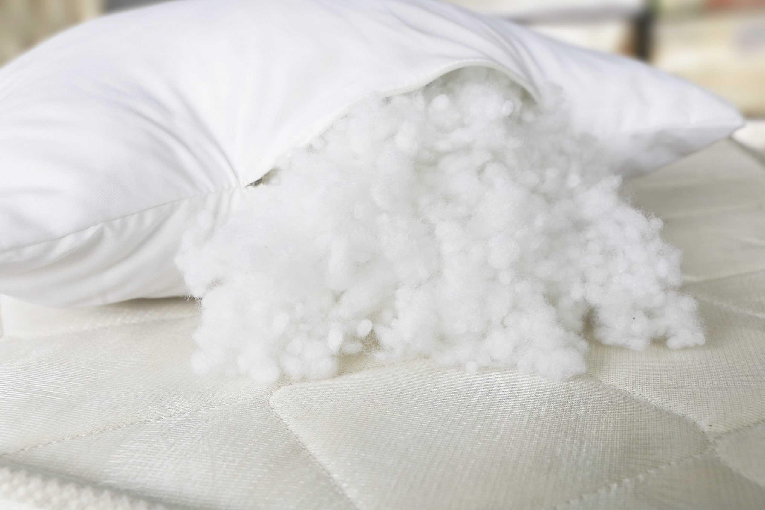 Ruột nệm lót Sương Tuyết sản xuất là ruột bông polyester êm ái.