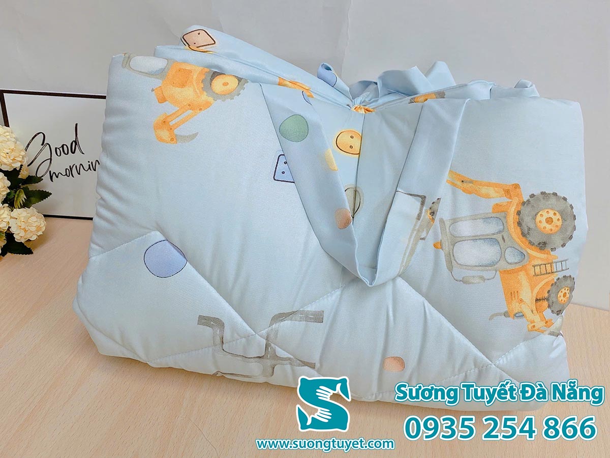 Bộ sản phẩm dễ dàng gấp gọn và có túi đựng tiện dụng.