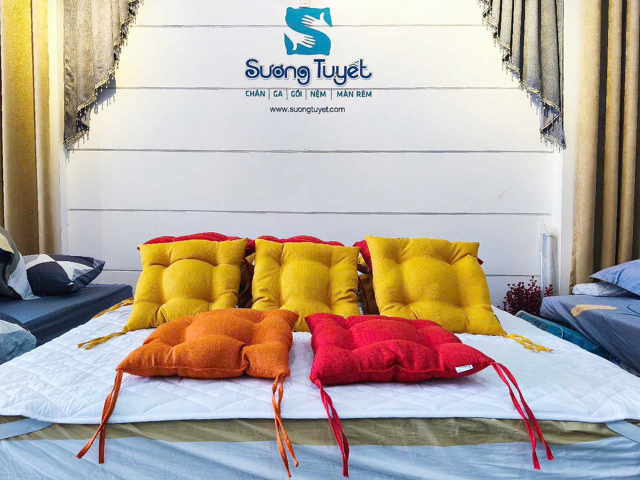 Sương Tuyết chuyên cung cấp nệm lót bệt toàn quốc.