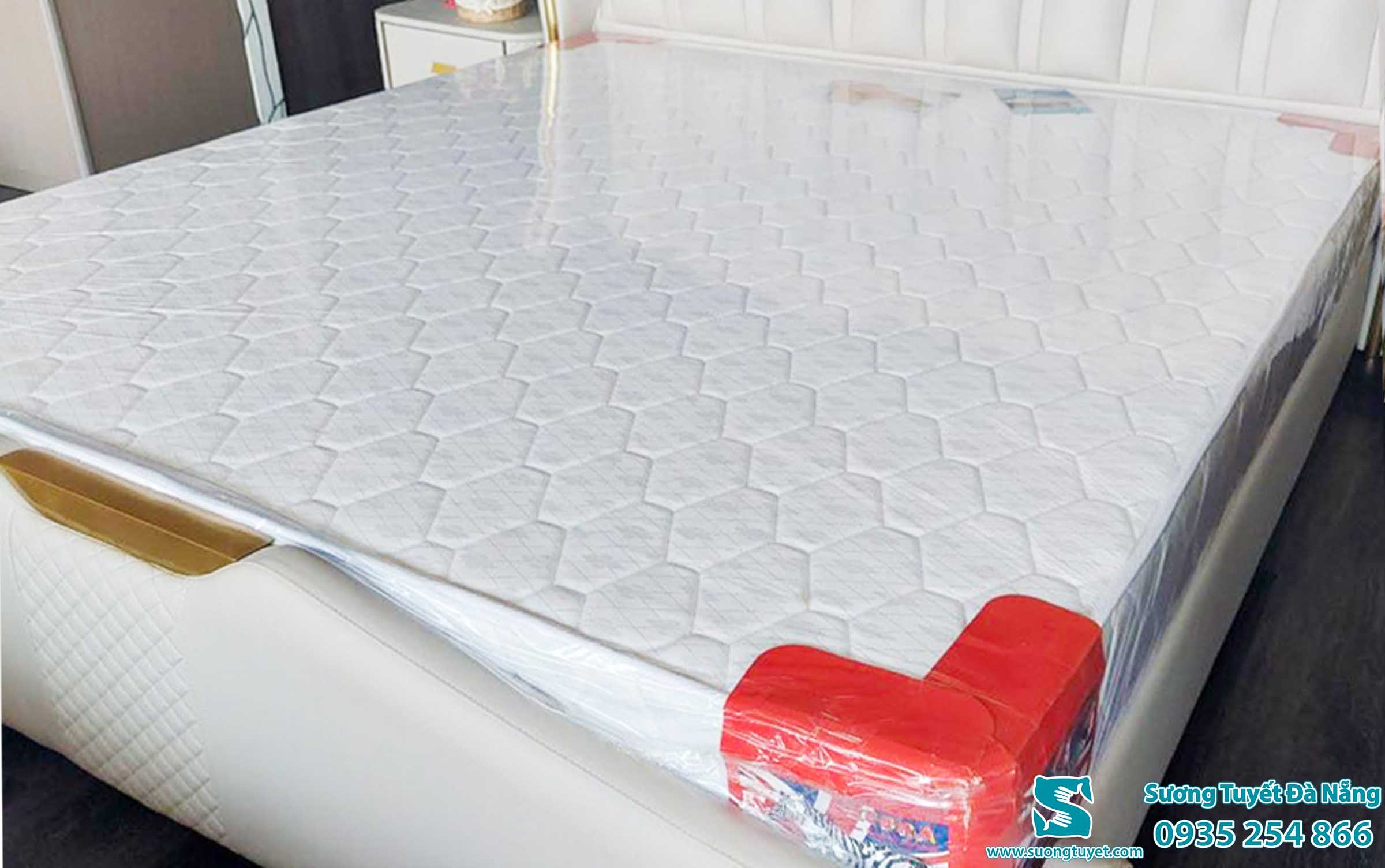 Nệm liên doanh Malaysia Comfort thì có sự bền bỉ đáng kinh ngạc.