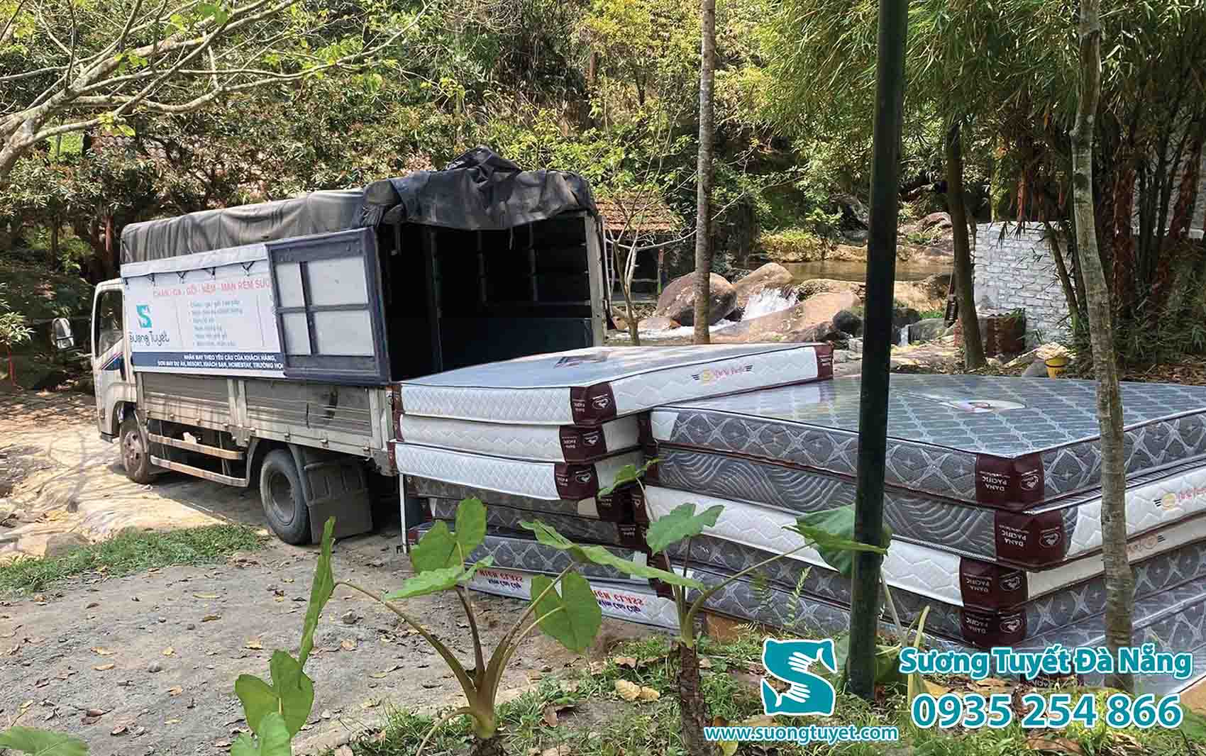 Một đơn hàng giao nệm cho khu du lịch sinh thái Suối Hoa.