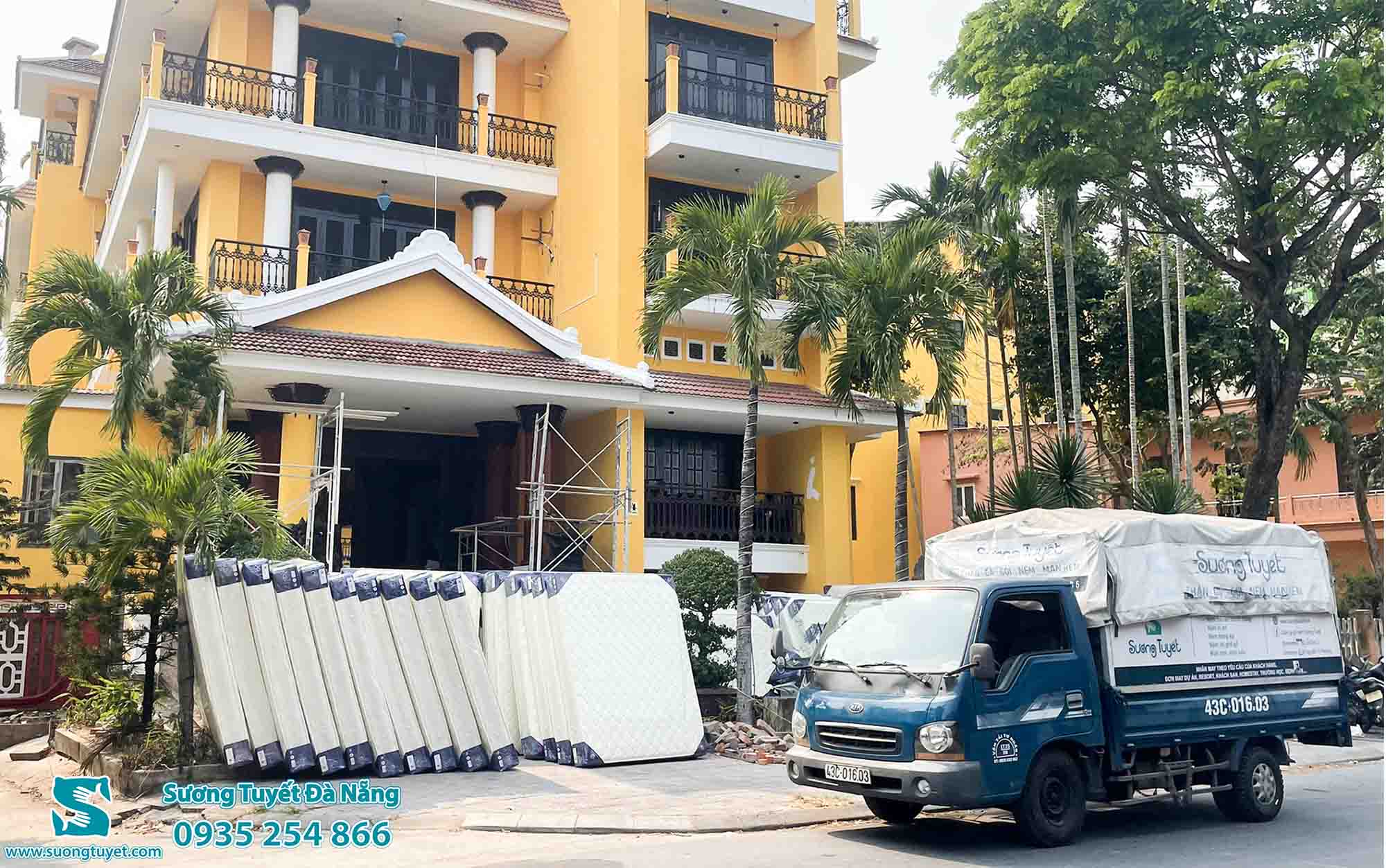 Sương Tuyết cung cấp nệm Vạn Thành cho khách hàng.