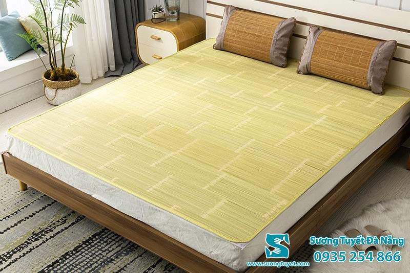 Chiếu tre Tây Bắc cũng được nhà nhà xua tan cái nóng.