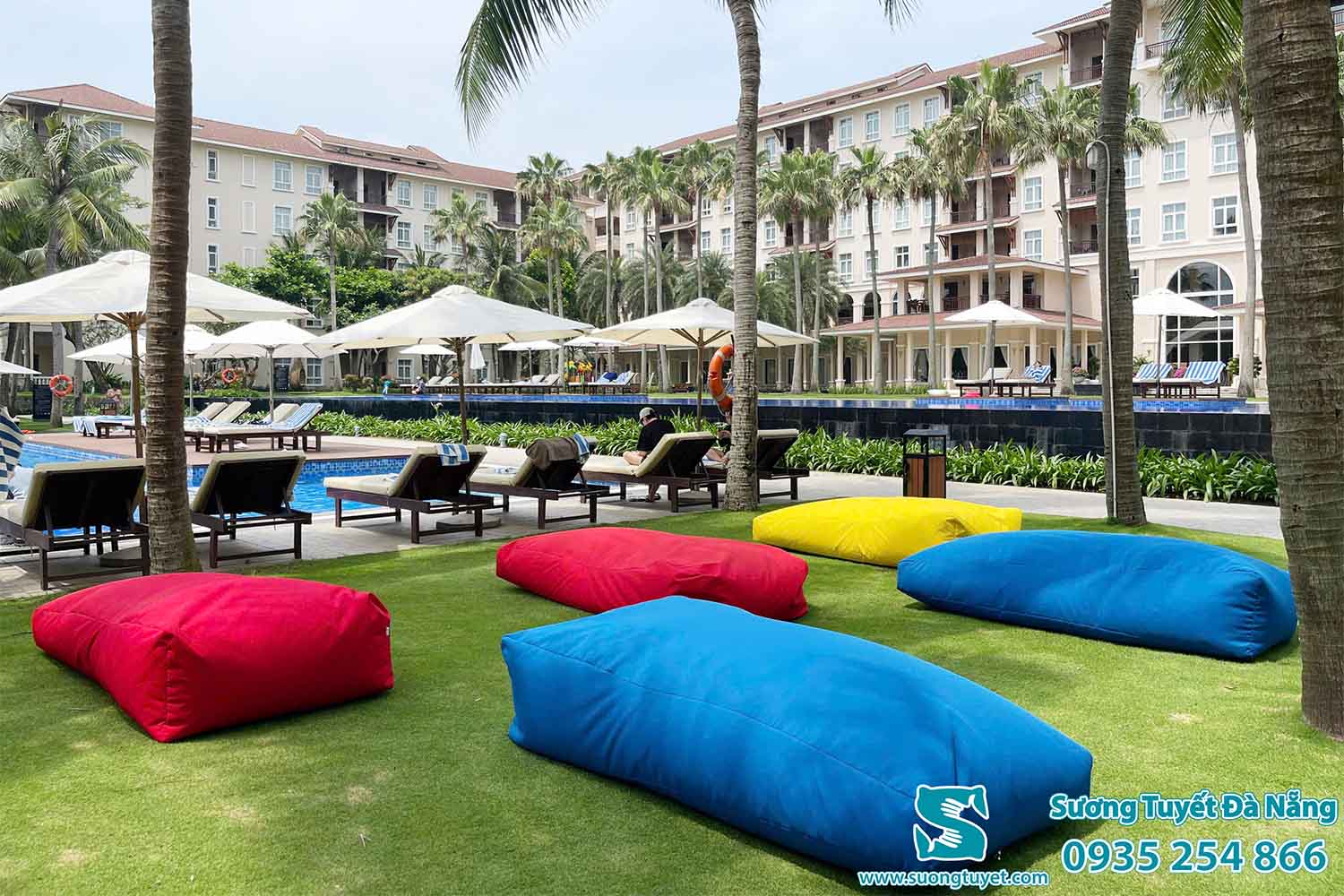 Cung cấp giường lười resort cao cấp.