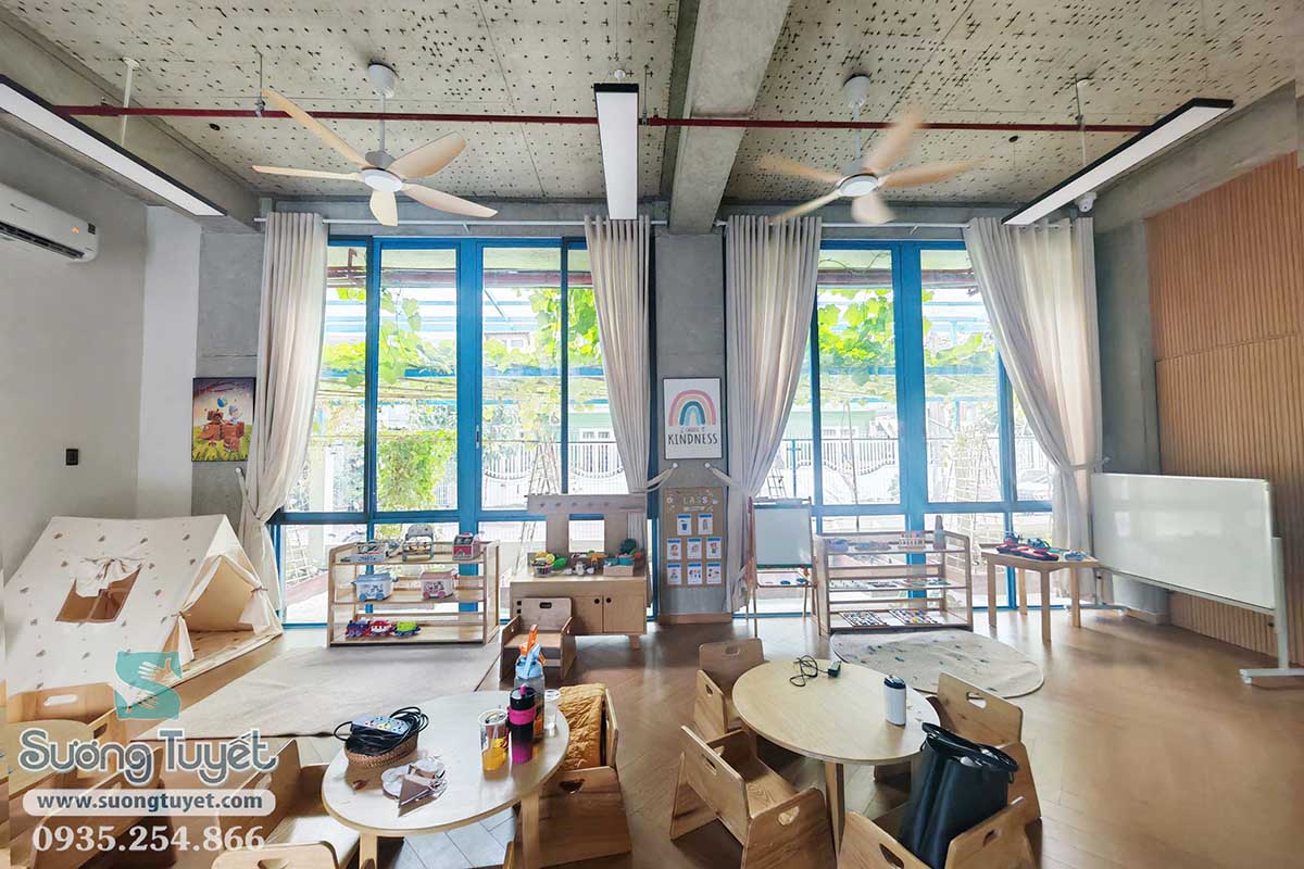 Một góc nhìn đẹp với bộ rèm linen tinh khôi.
