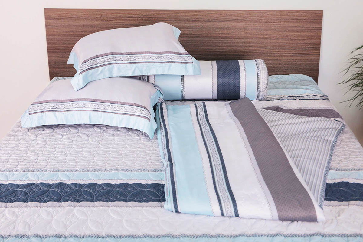 Nhiều loại mền tencel cotton hay được chần chỉ, chăn mỏng nhẹ phù hợp 4 mùa.