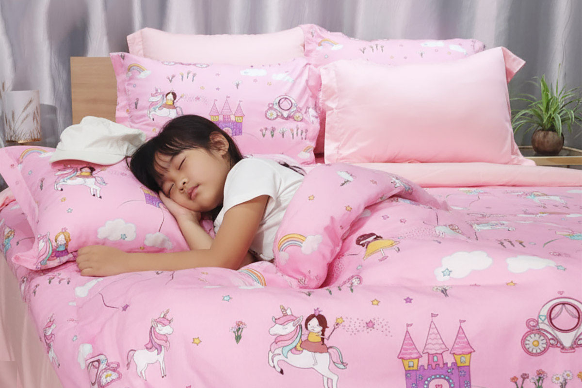 Mẫu chăn ga cotton modal cho bé gái.