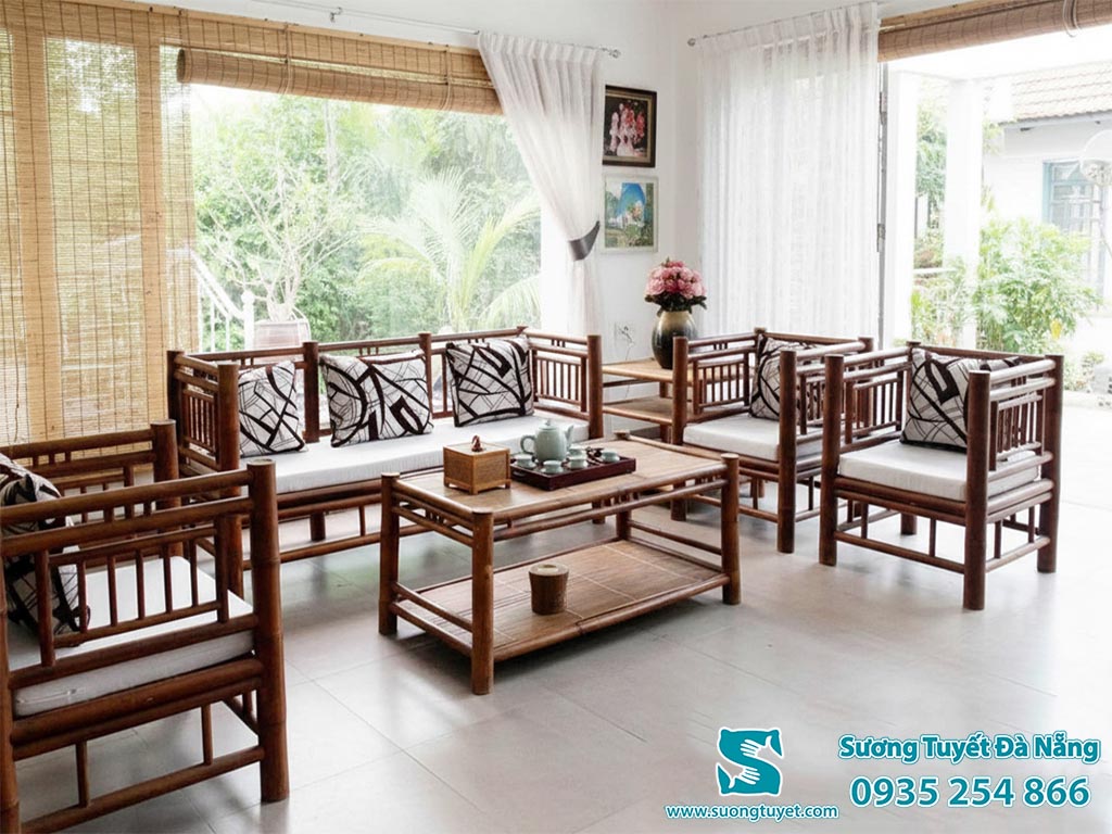 Bộ nệm ghế tre màu ghi hiện đại pha lẫn chút quê.