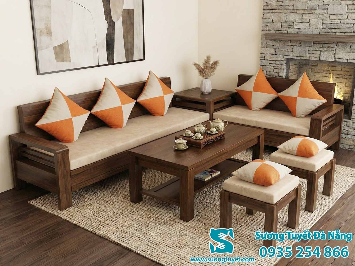 Gối tựa lạ mắt màu cam - ghi trên nền ghế nhung đẹp.