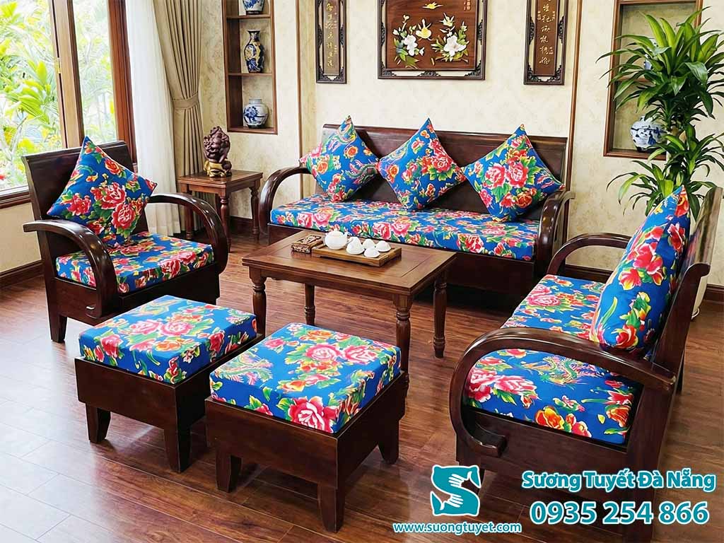 Nệm ghế hoa Hải Đường màu xanh.