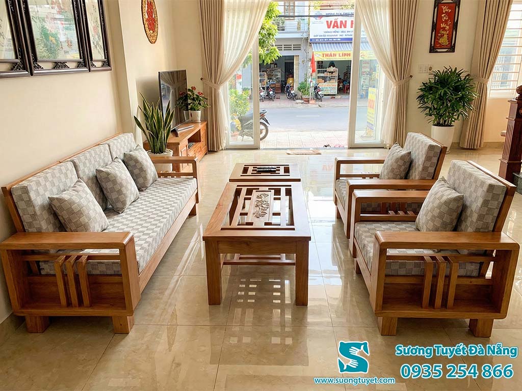 Lót ghế caro cổ điển nhưng không lỗi thời.