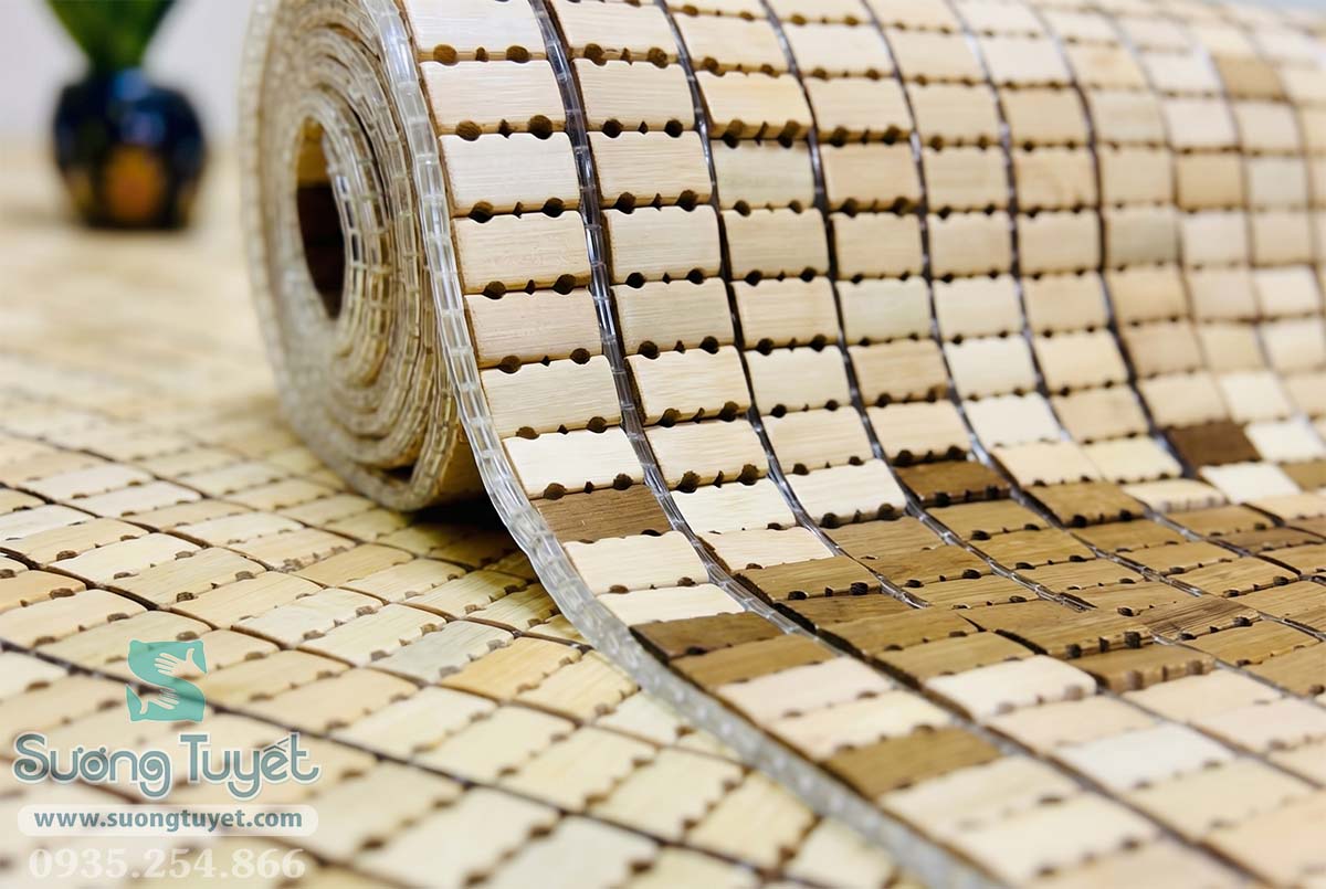 Cấu tạo của chiếu trúc hạt là những hạt tre được đan tỉ mỉ và bền chắc.
