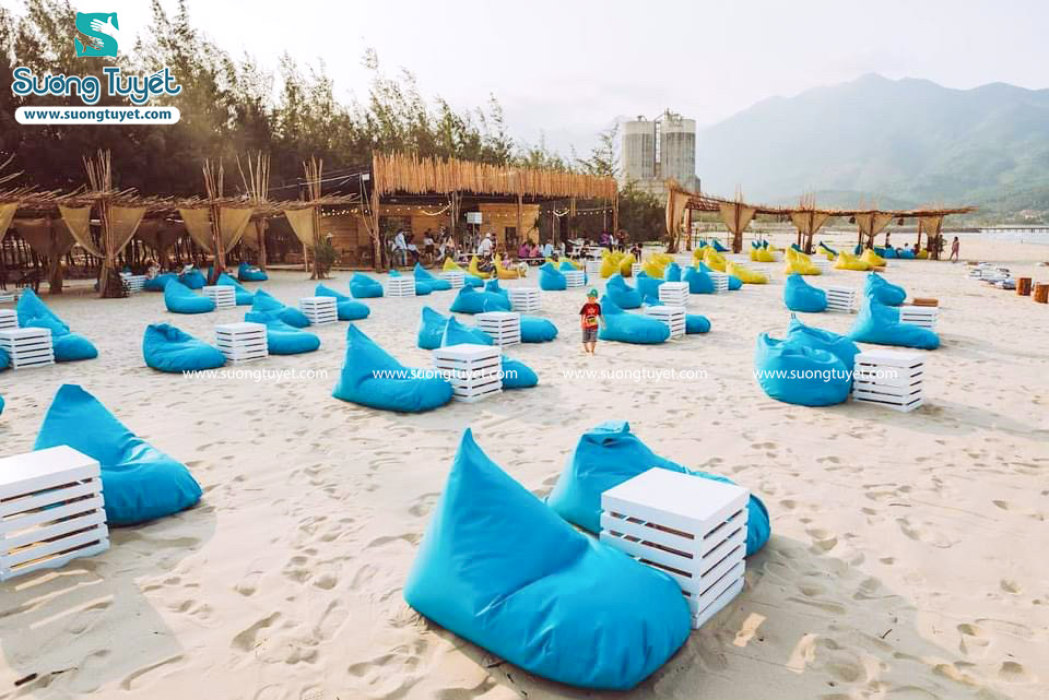 Hình ảnh cung cấp ghế lười cho New Port Beachcamp tại Đà Nẵng.