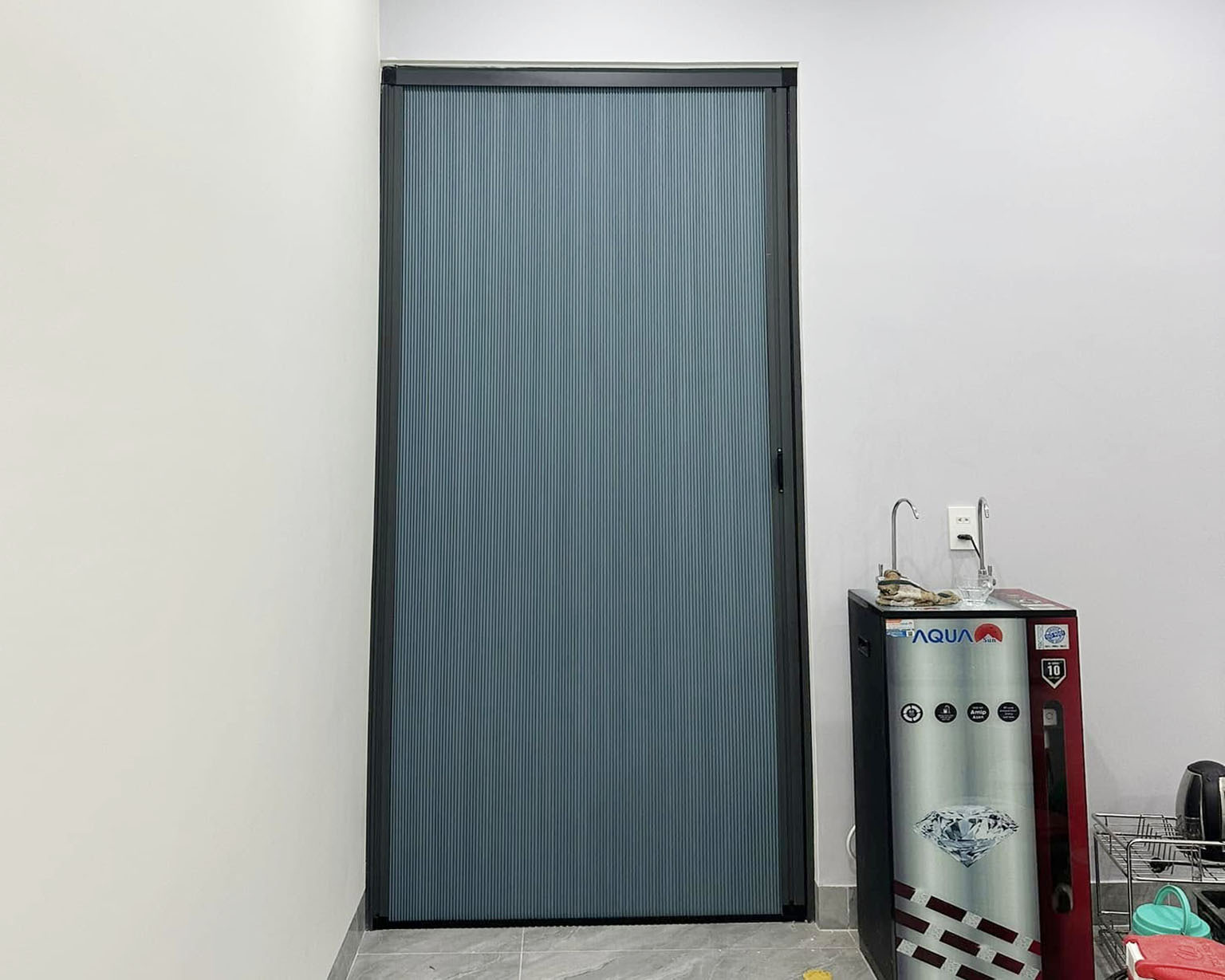 Những cửa nhỏ chỉ cần dùng vách xếp 27 hoặc 30.