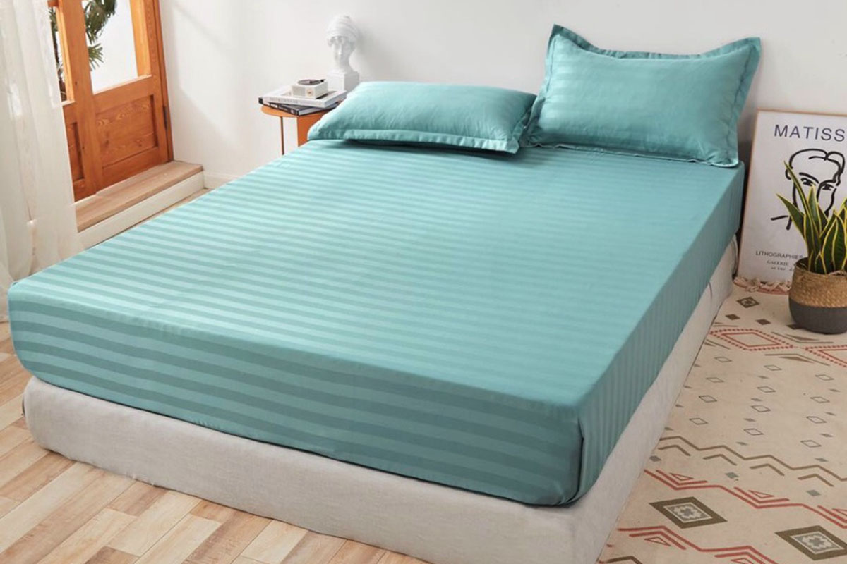 Cận cảnh bộ chăn ga cotton chun cho nhà nghỉ.