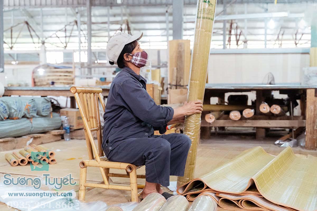 Công đoạn làm chiếu được đầu tư tỉ mỉ và kỳ công.