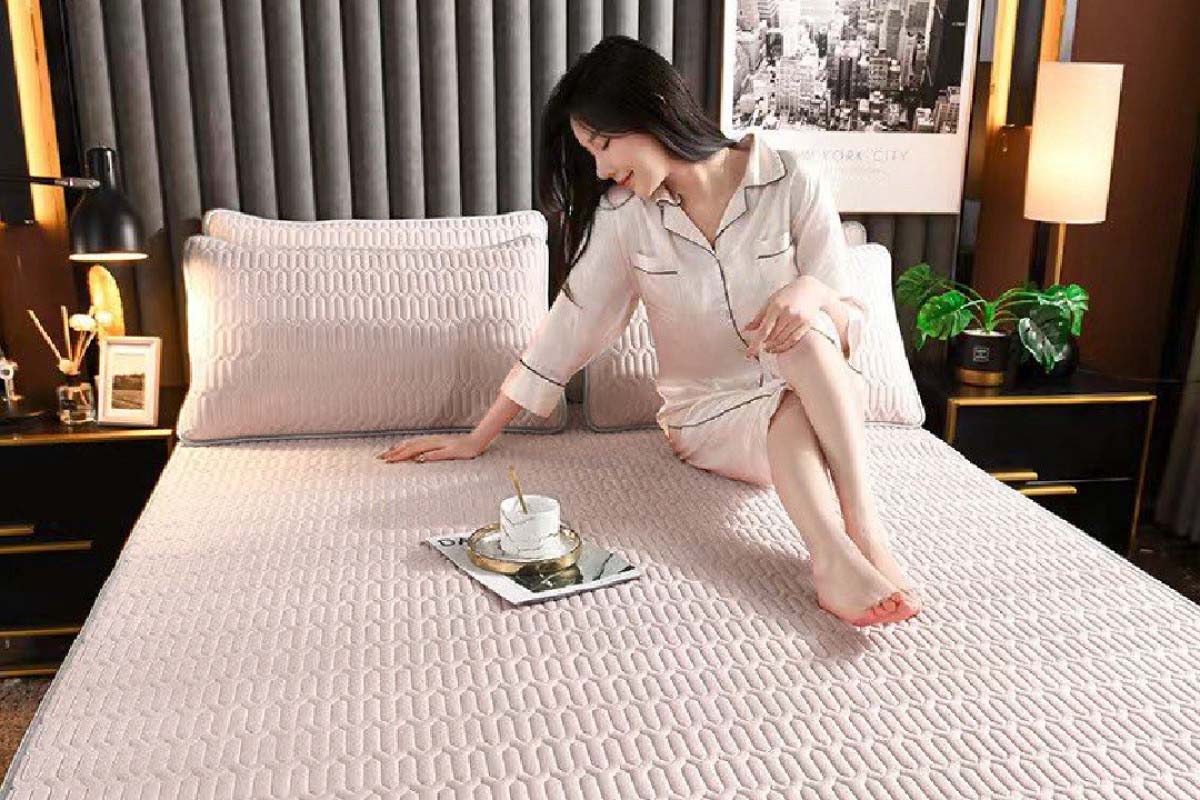 Chiếu lụa tencel có 2 dạng là trơn và họa tiết.