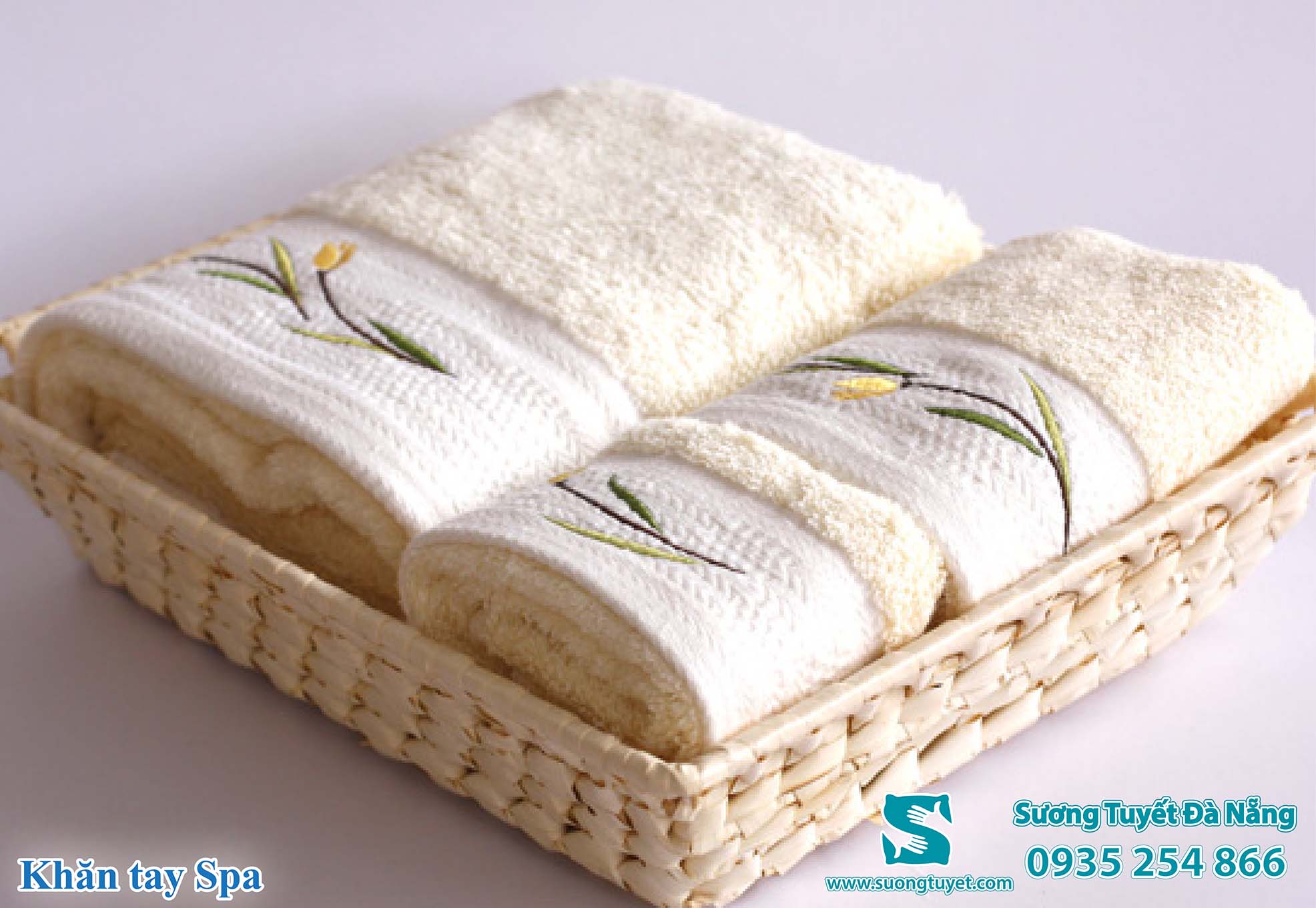 Khăn tay Spa thường có kích thước khoảng 30x30cm và số lượng lớn để khách hàng sử dụng thoải mái.