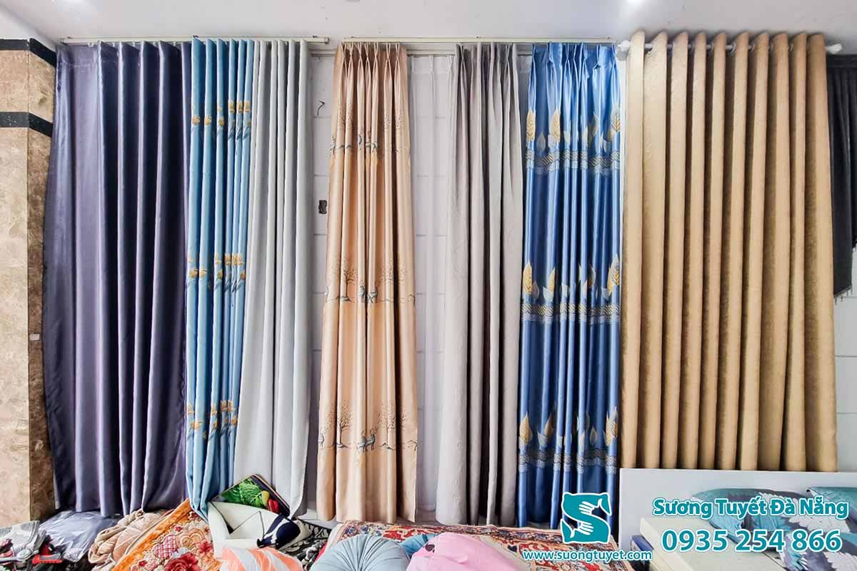 Rèm vải cửa sổ hay cửa chính đều đa dạng mẫu đẹp mắt.
