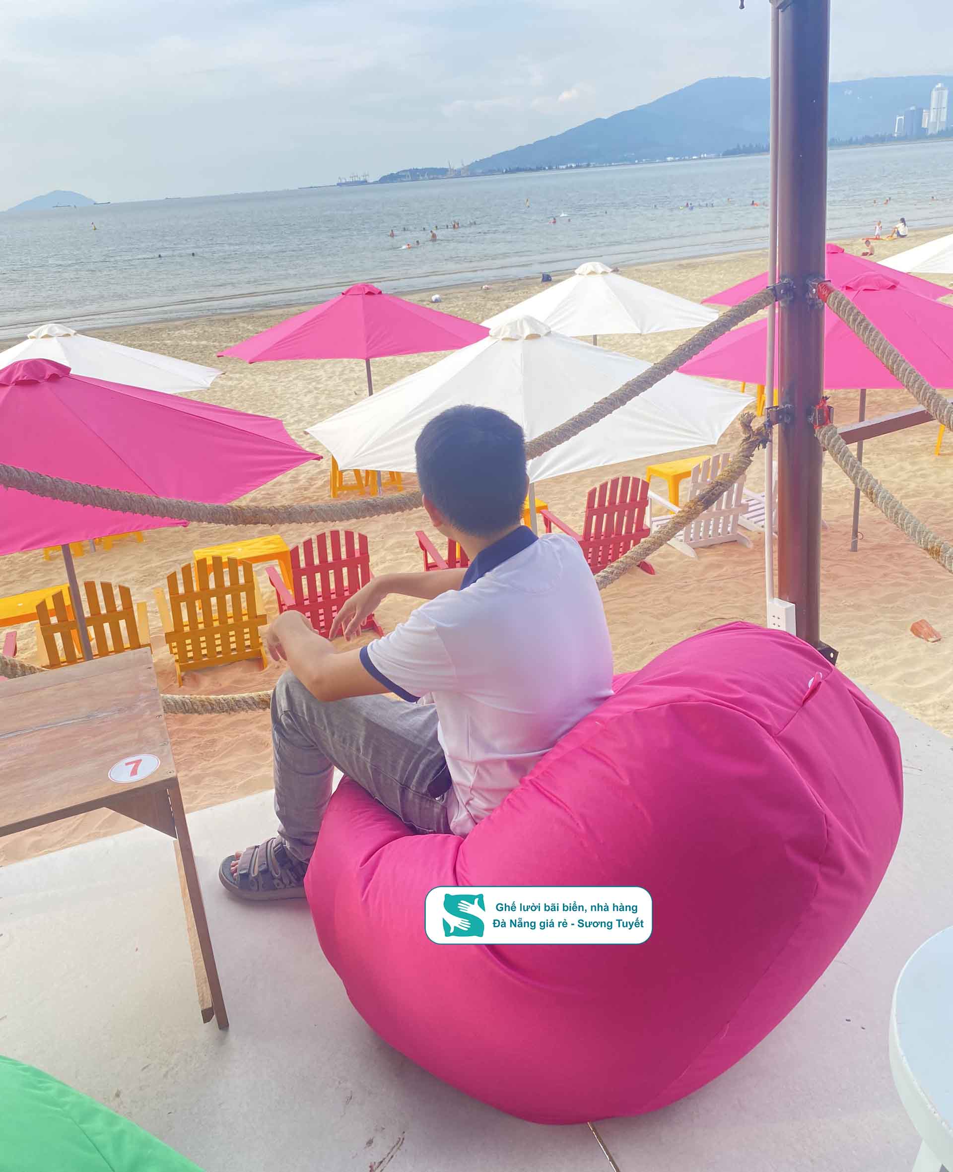 Ghế lười bãi biển được rất nhiều khách hàng yêu thích khi đi biển.