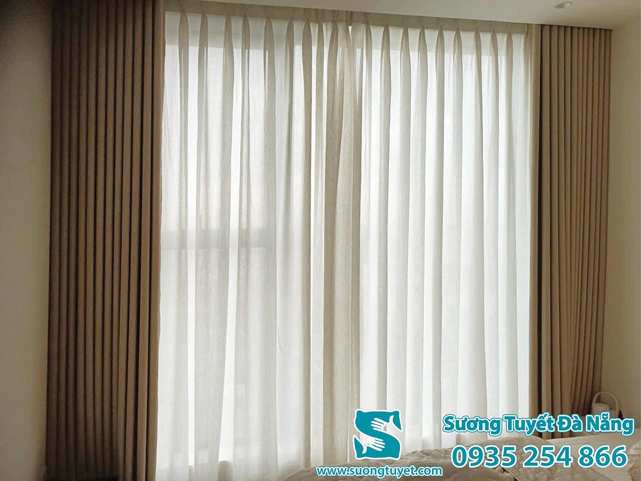 Bộ rèm hai lớp tạo ra 2 xu lướng xử dụng ngày và đêm hiệu quả.