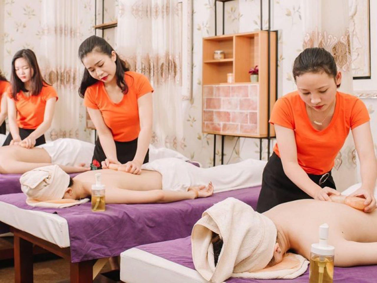 Đồng phục Spa đa màu sắc tùy chọn.