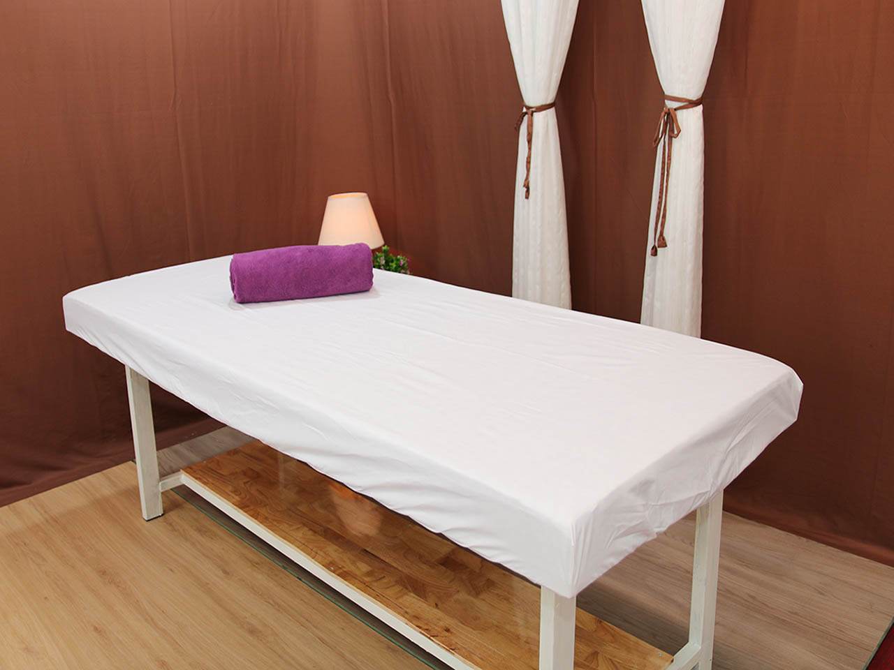 Ga Spa trơn thường là vải cotton, được may bọc chun bọc lên tấm nệm, giá rẻ.