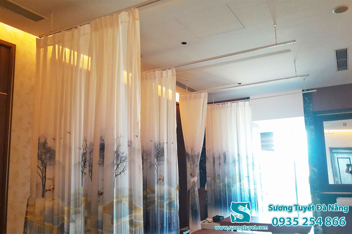 Sương Tuyết lắp rèm Spa tại Koi Resort