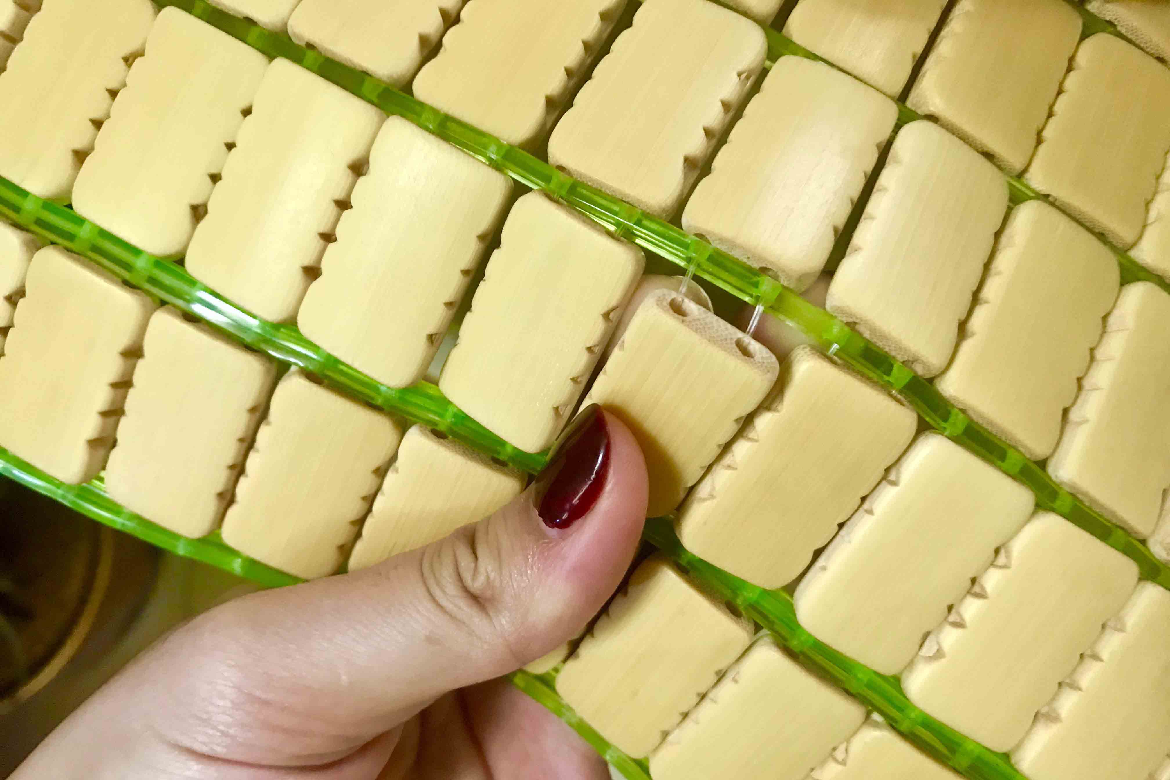 Các hạt chiếu tự nhiên được đan lát bền, đẹp và mát mẻ.