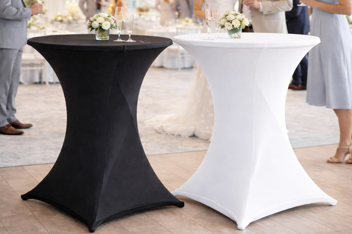 Mẫu bàn phục vụ quầy bar được bọc vải thun kín đáo.