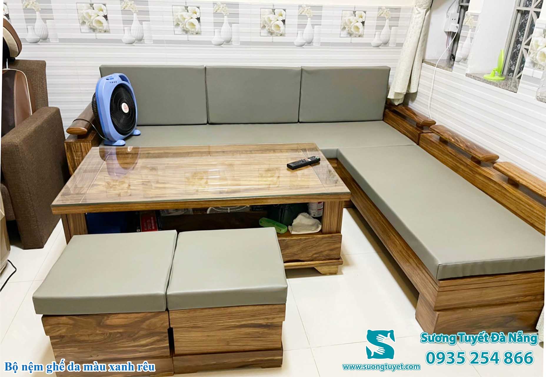 Simili được dùng để làm sofa hoặc đệm ghế gỗ.