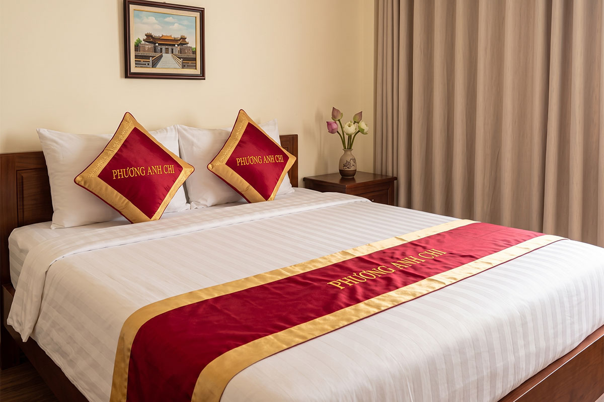 Tấm trang trí giường homestay Phương Anh Huế