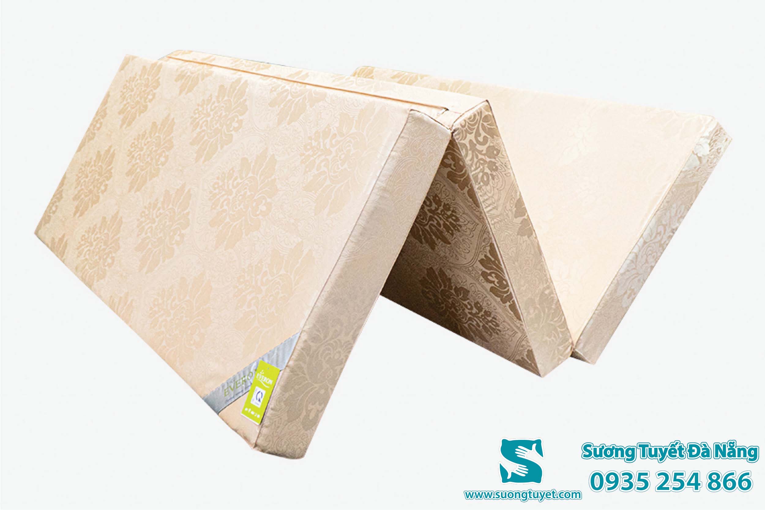 Nệm bông Everon cũng không kém với thiết kế vỏ gấm hoàng kim kèm ruột bông chất lượng.