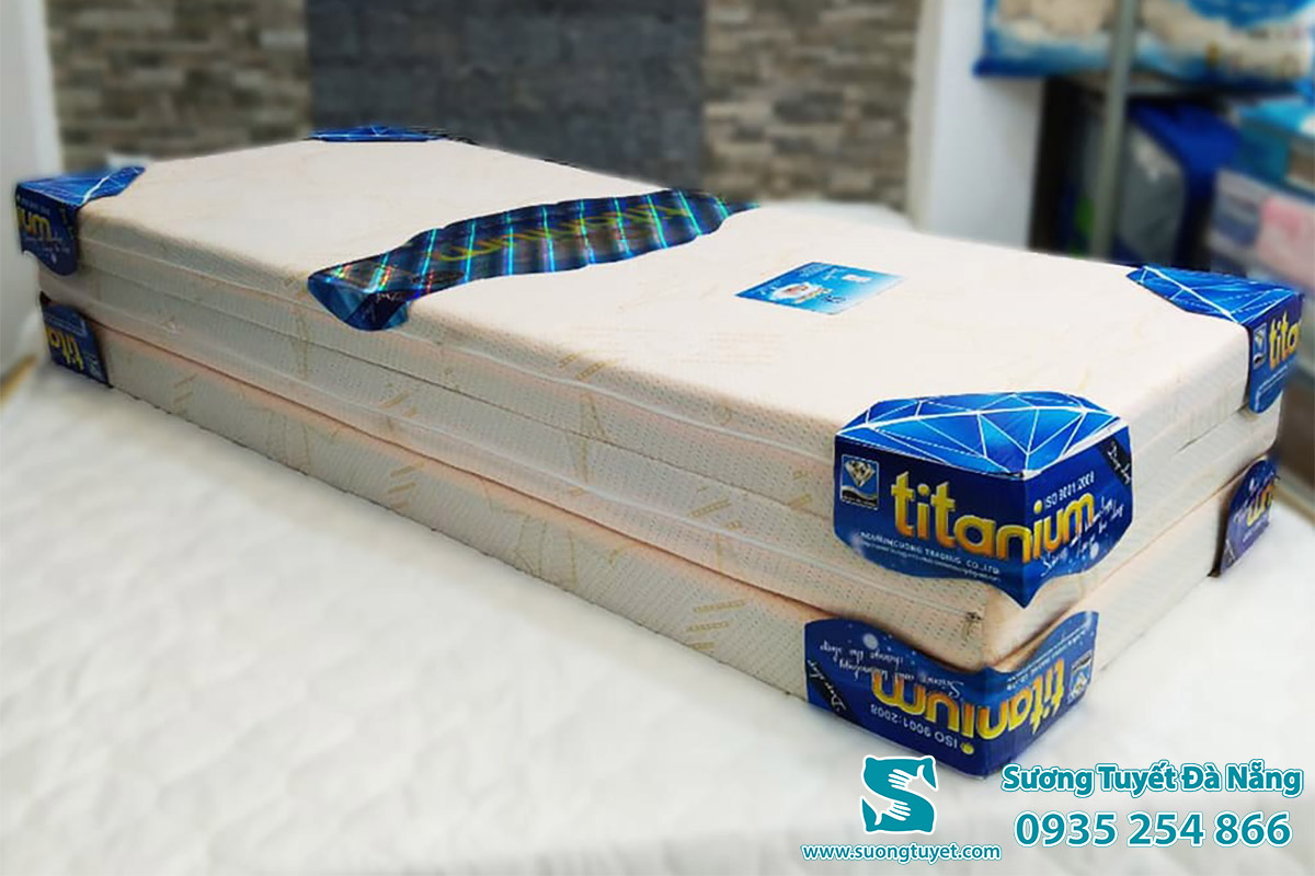 Nệm bông gấp 3 Titanium thuộc dòng sản phẩm bông ép cao cấp.