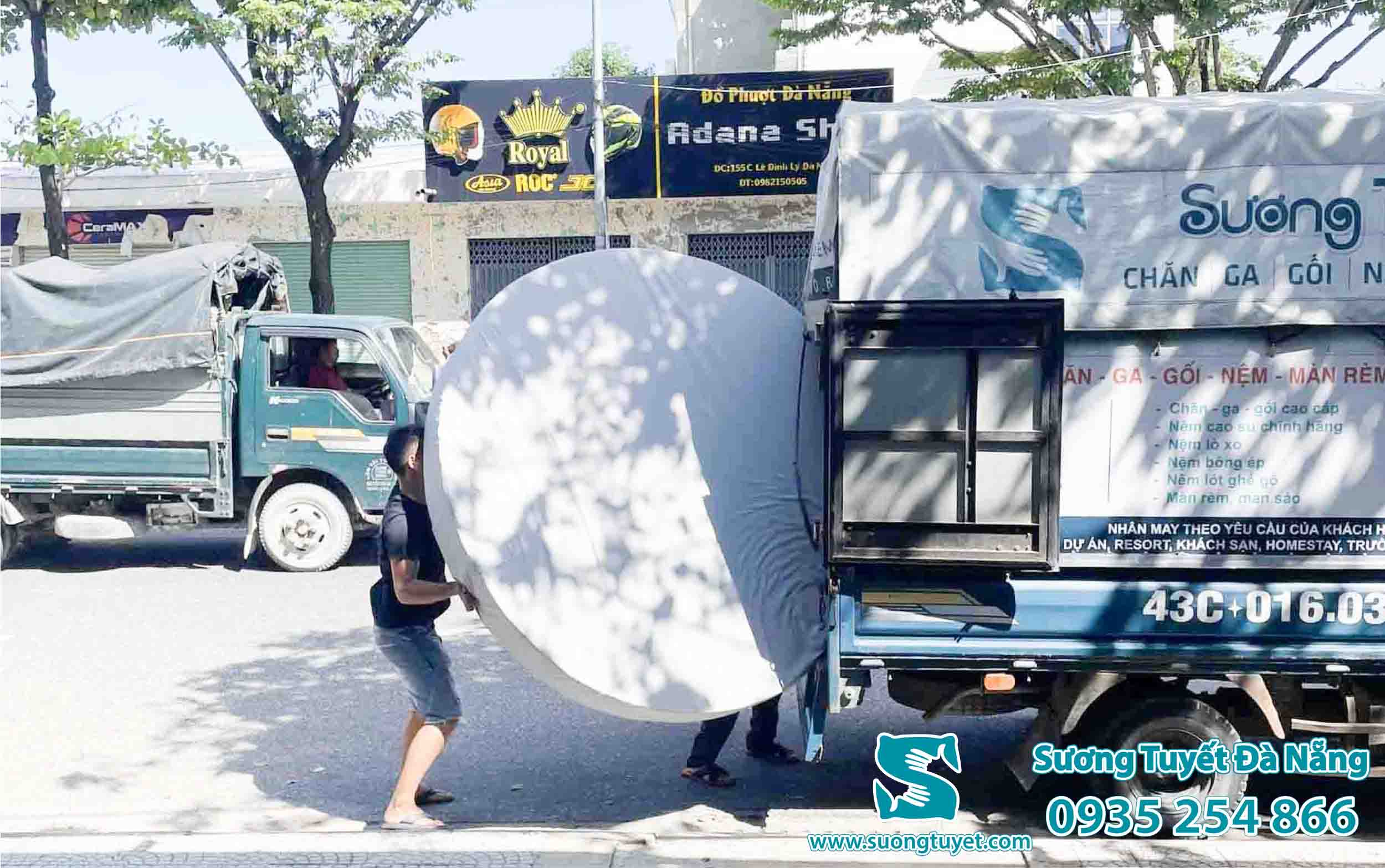 Nệm mút có thể biến tấu nhiều hình dạng theo yêu cầu.