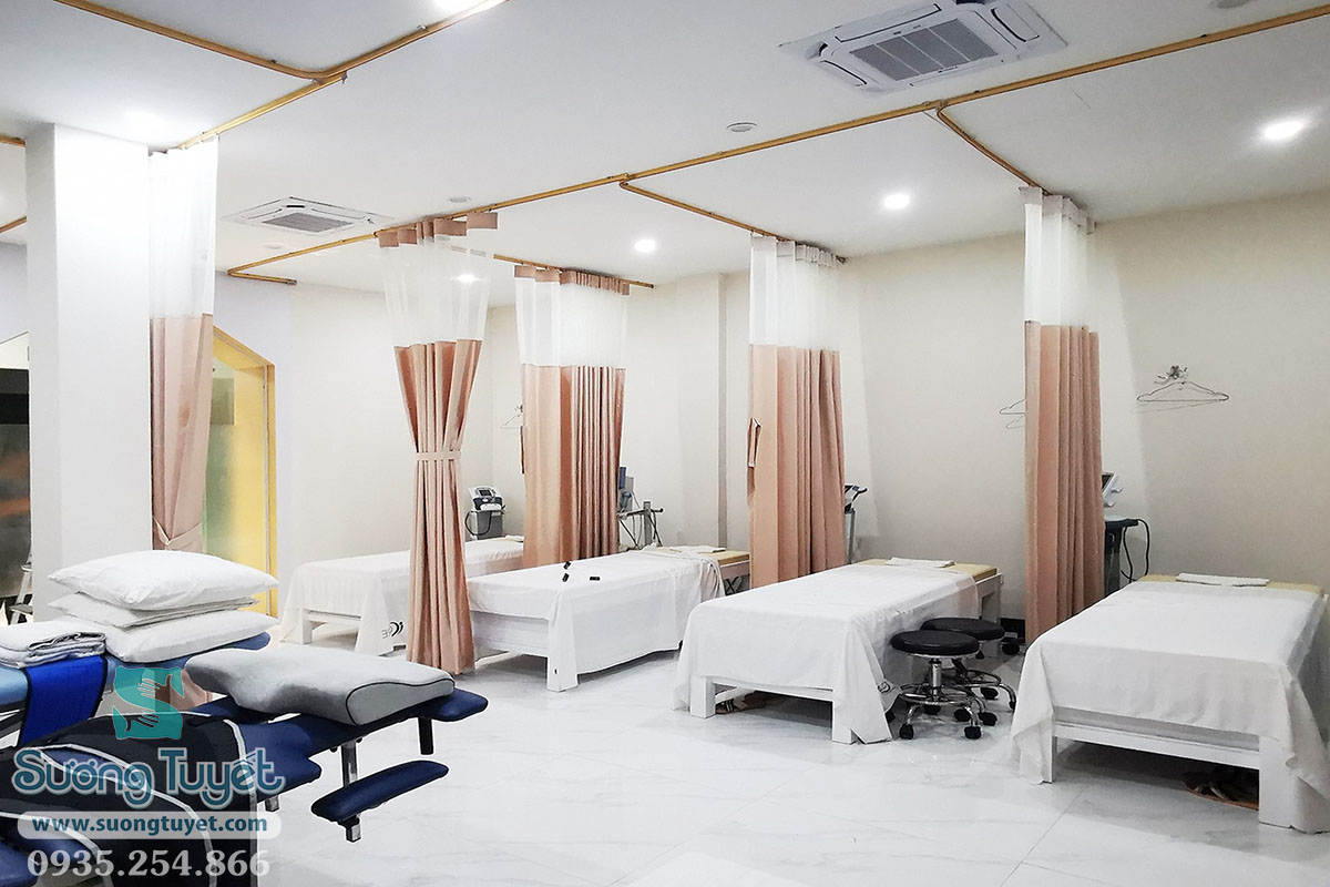 Rèm voan trắng mỏng, nhẹ, kháng khuẩn, dễ vệ sinh và lấy sáng.